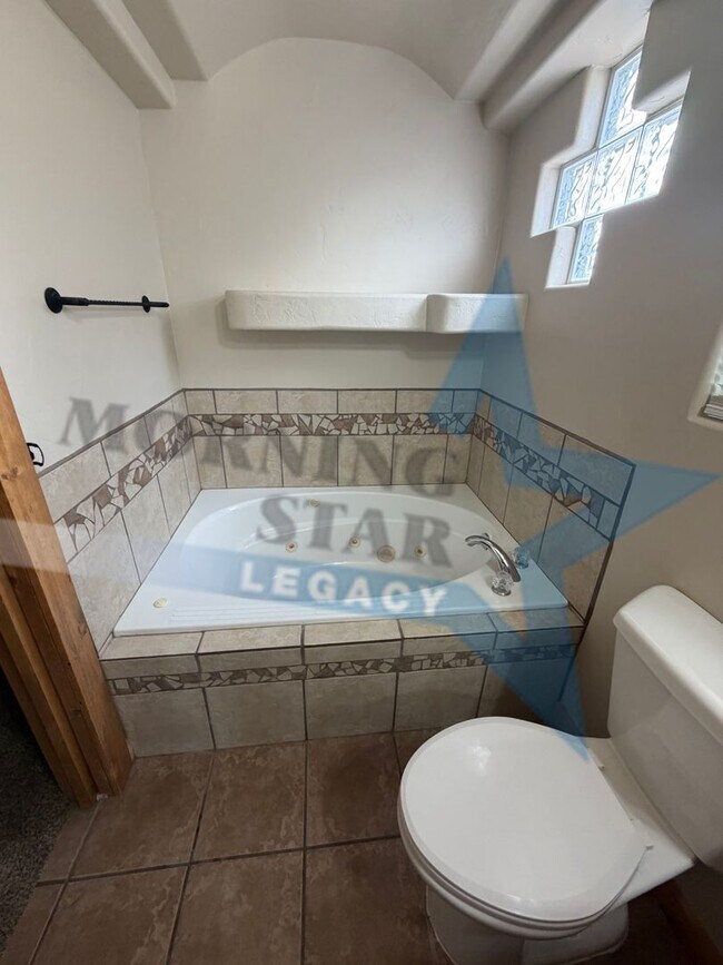 Building Photo - 3008 Escenico Ct