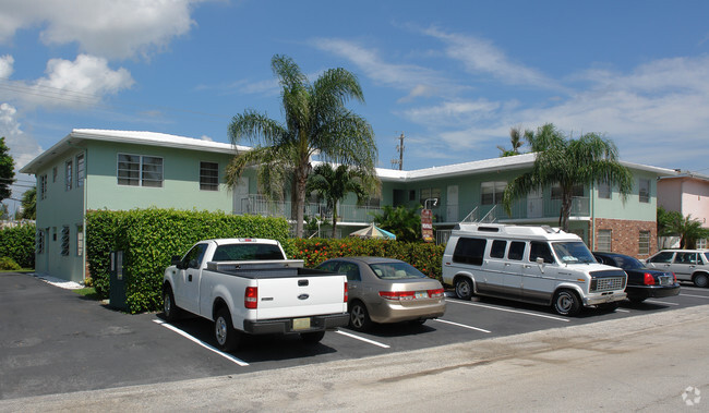 Primary Photo - River Wood Apartments