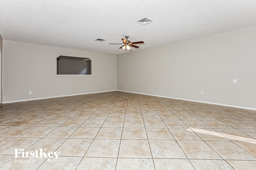 Building Photo - 6 E Cairo Dr