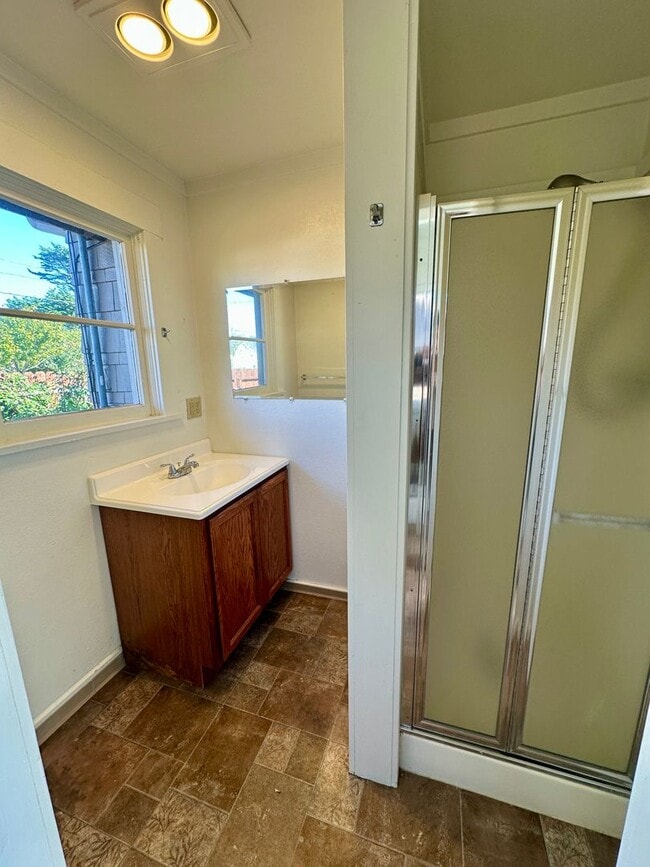 Building Photo - Craftsman Bungalow with Fantastic Fenced Yard
