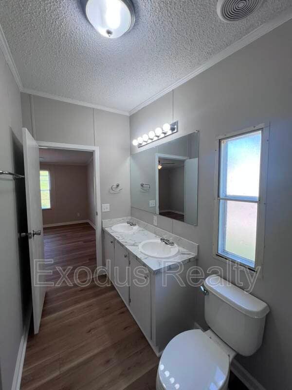 Building Photo - 771 Deer View