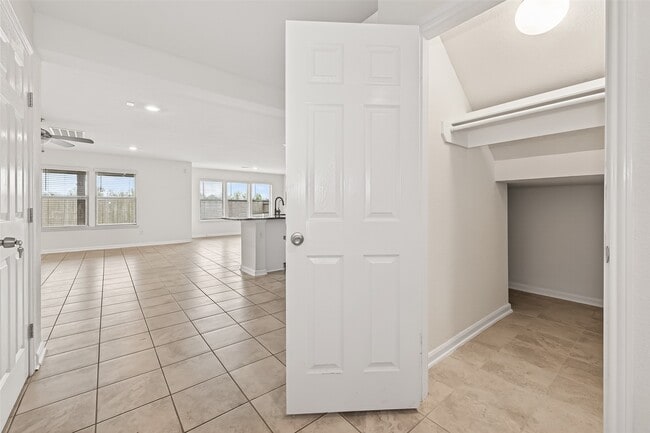 Building Photo - 28407 Bobcat Bayou Dr