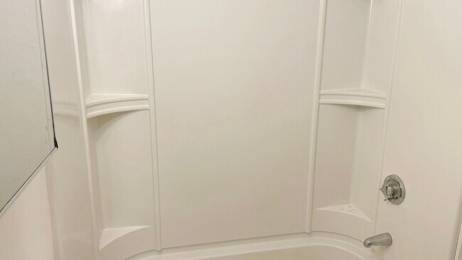 Building Photo - 73-75 Wallingford Ave