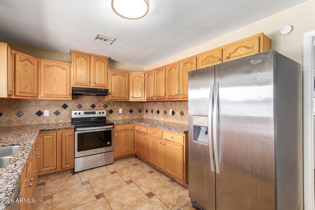 Building Photo - 1885 E Alameda Dr