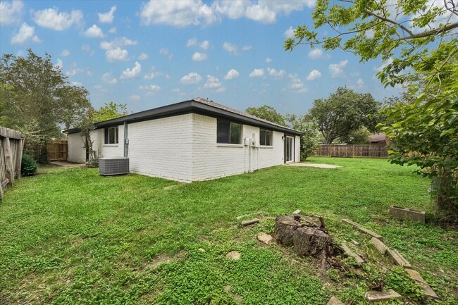 Building Photo - 16807 Forthloch Ct