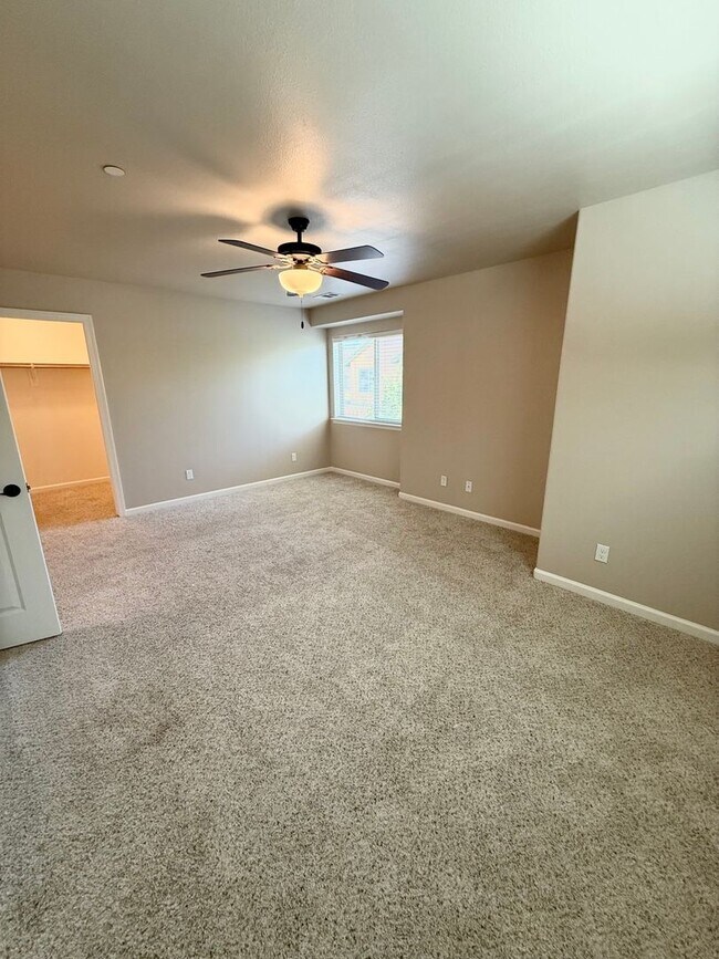 Building Photo - Move In Ready 3 Bed 2.5 Bath!!!