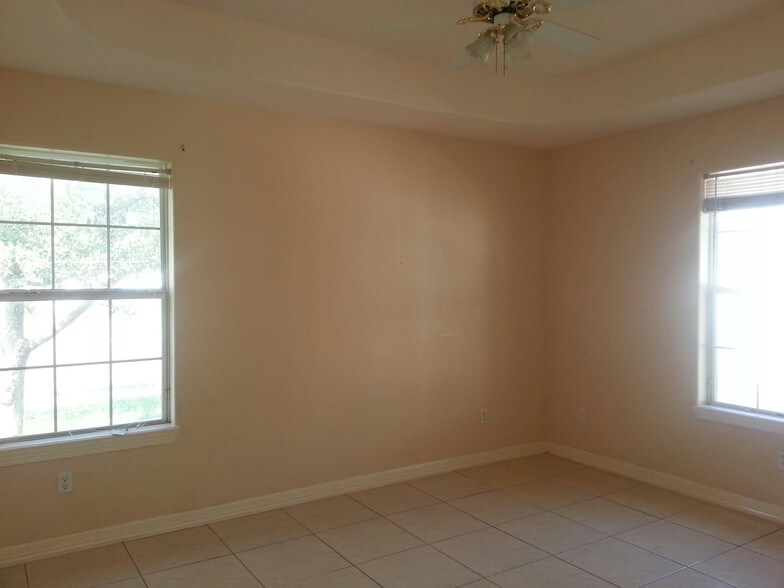 2 Masters Bedroom - 1702 Tierra Dulce Dr