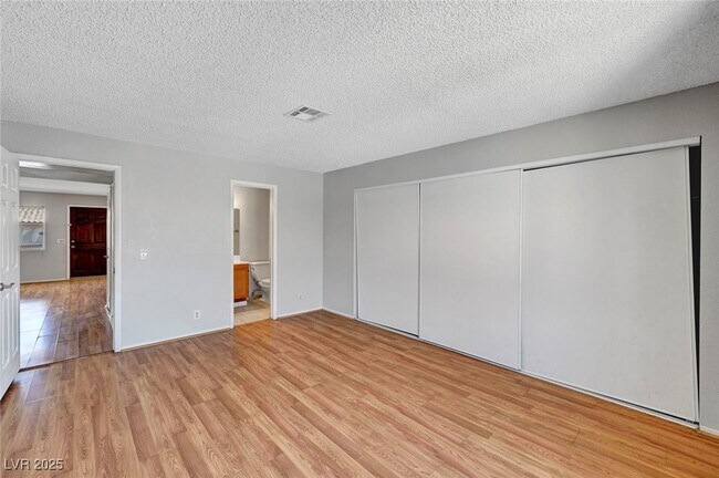 Building Photo - 913 Falconhead Ln