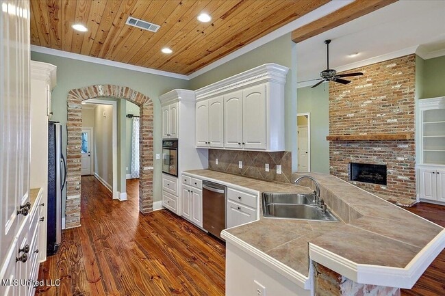 Building Photo - 132 Hartfield Dr