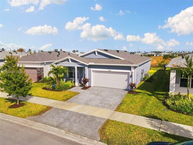 Building Photo - 13461 SW Bally Dr