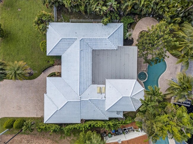 Building Photo - 2801 Coral Shores Dr