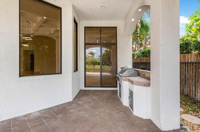 Building Photo - 17662 Circle Pond Ct