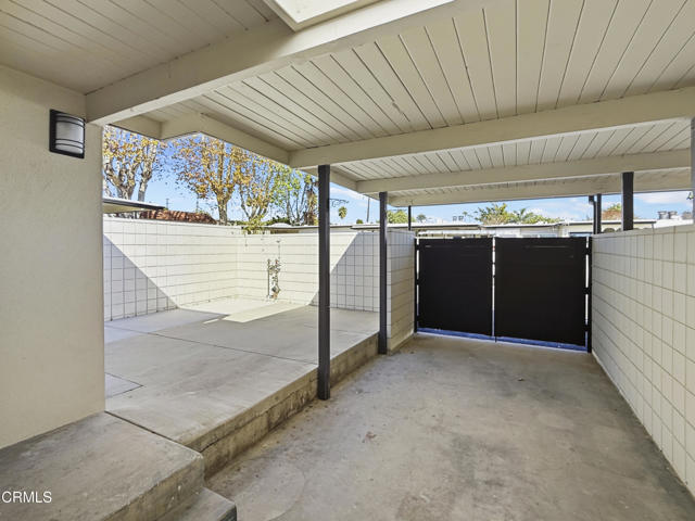 Building Photo - 61 Redwood Ave