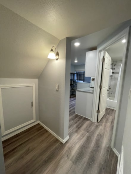 Building Photo - 250 Medford Dr