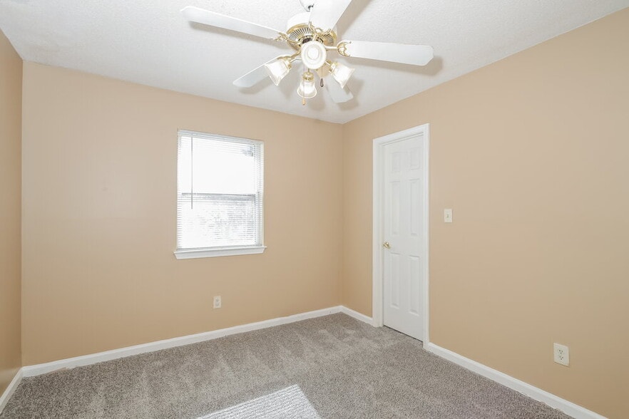 Building Photo - 313 Tramore Pass