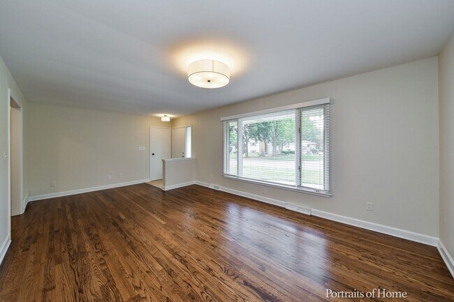 Building Photo - 311 Longview Dr