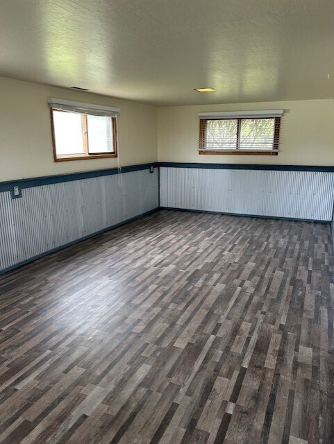 Building Photo - 127 Tam Oshanter Rd