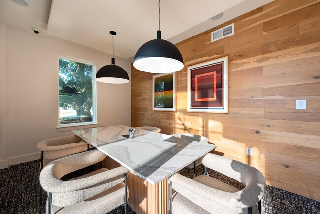 Building Photo - 5820 1/2 Cameron Road-SI FL3-ID1303393P