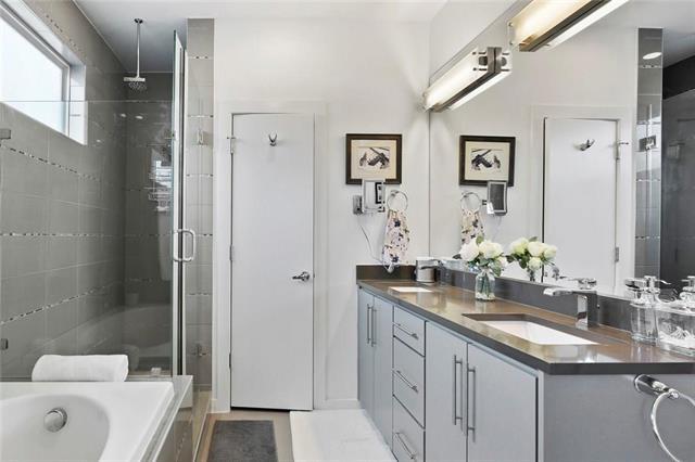 Building Photo - 1911 Summit Ave