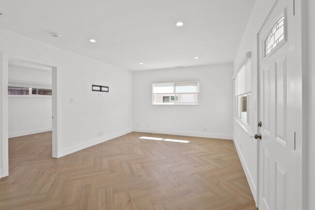 Building Photo - 4342 Orchard St