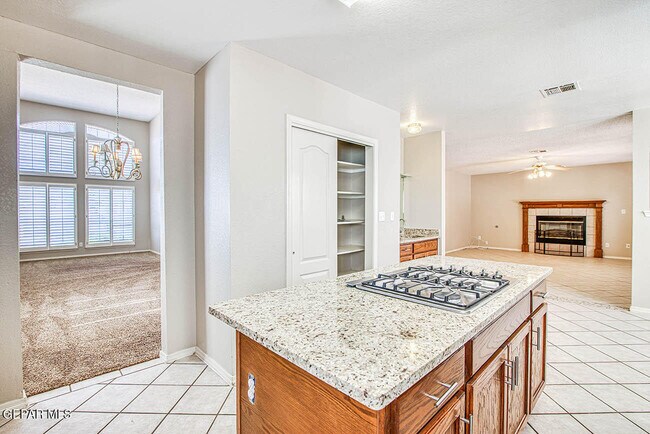 Building Photo - 6076 Los Siglos Dr