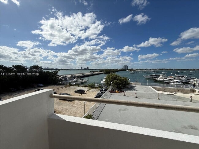 Building Photo - 7904 West Dr