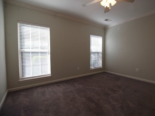Building Photo - 7000 Falls Reach Dr