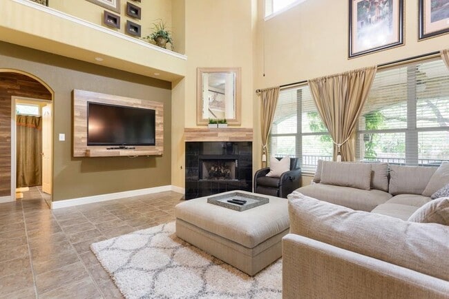Building Photo - 1442 River Forest Dr