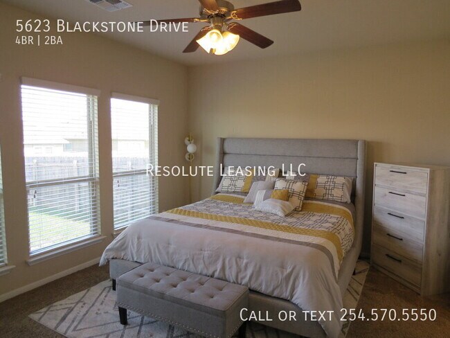 Building Photo - 5623 Blackstone Dr