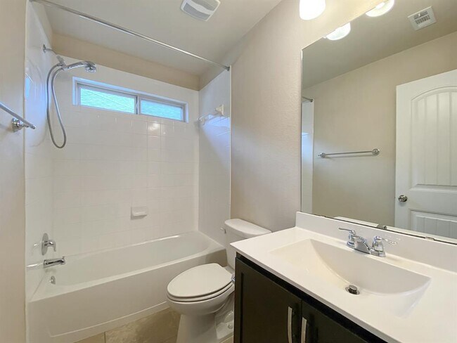 Building Photo - 528 Longhorn Cavern Rd