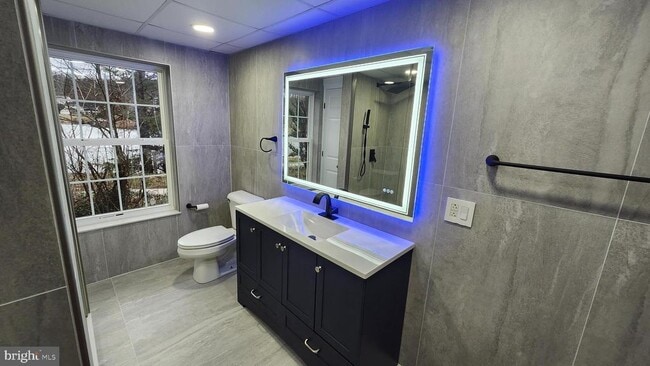 Building Photo - 202 Lakeside Loop