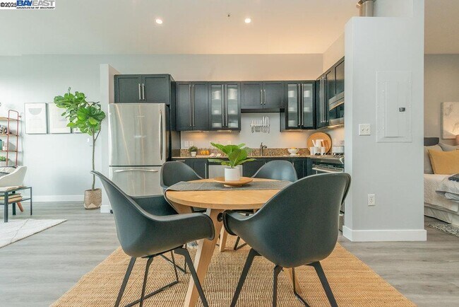 Building Photo - 1001 46th St