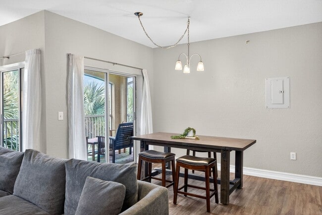 Building Photo - 6481 Aragon Way