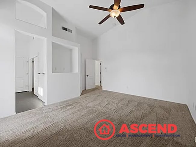 Building Photo - Beautiful 4 Bedroom Home In The Southwest!