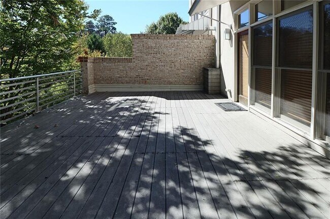 Building Photo - 1255 Apple Valley Rd NE