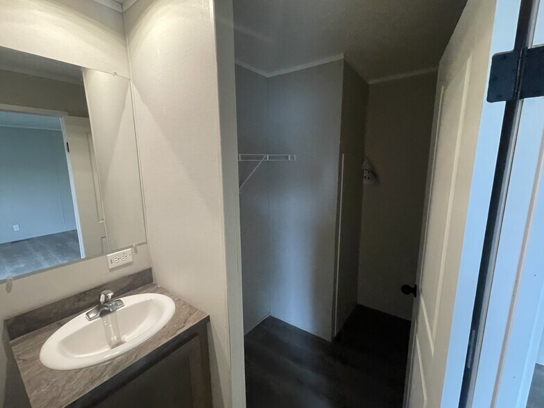 Building Photo - 47 Claremont St