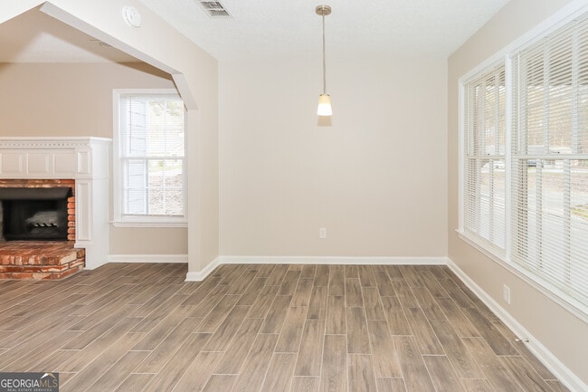 Building Photo - 170 Woodcrest Dr