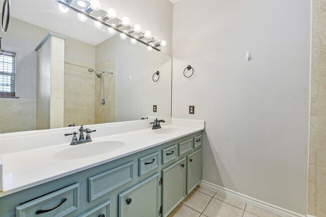 Building Photo - 165 Magnolia Bend