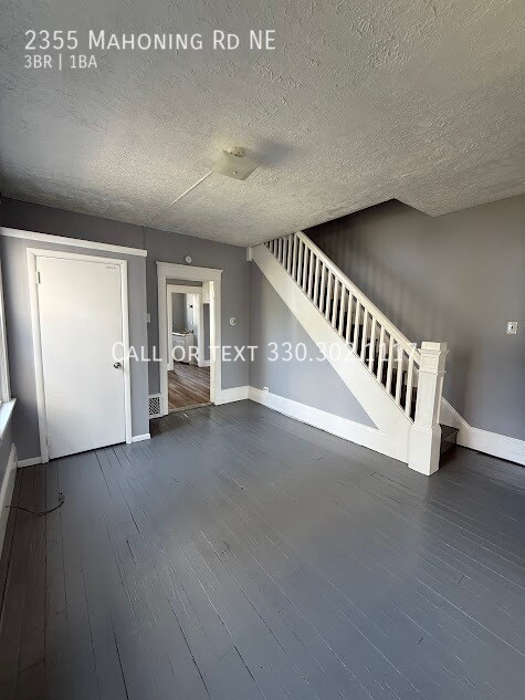 Building Photo - 2355 Mahoning Rd NE