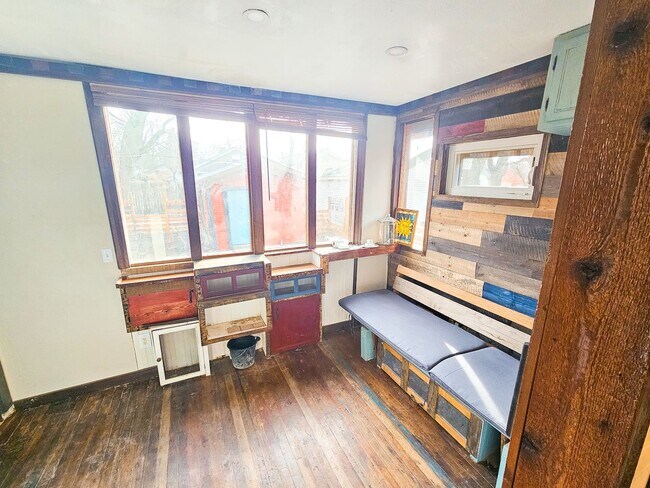 Building Photo - 2523 E 18th St