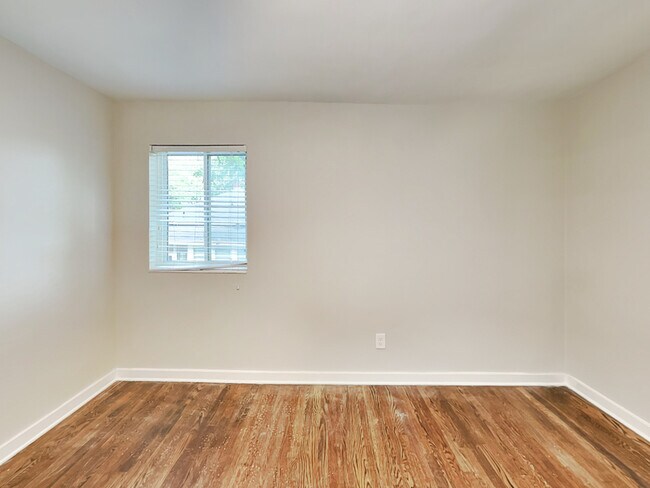 Building Photo - 880 N Highland Ave NE