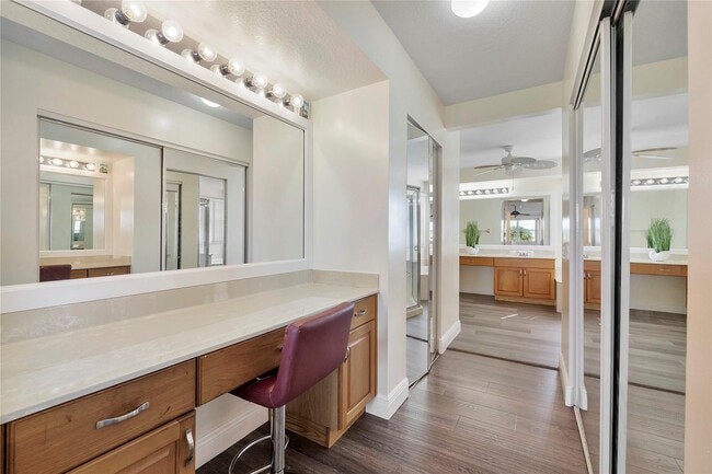 Building Photo - 3527 Chesapeake Cir