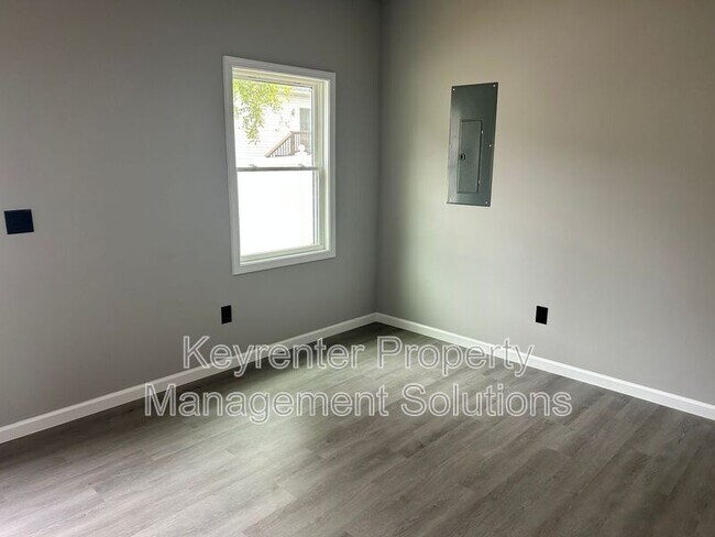 Building Photo - 1006 Pocahontas Ave