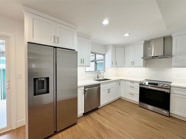 Building Photo - 8238 Henderson Green