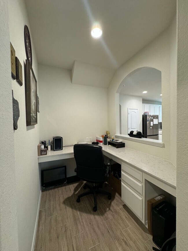 Building Photo - Beautiful 4 BD/3 BA Home Available off Wiseman Rd/Far West San Antonio! Available JULY 1st!