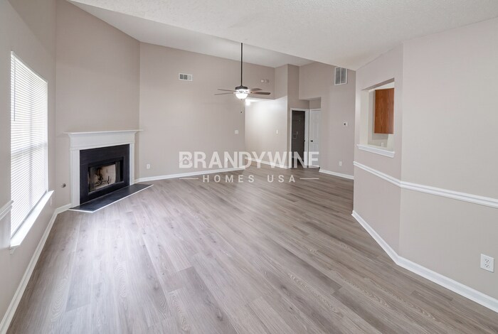 Building Photo - 5194 Seaside Ct