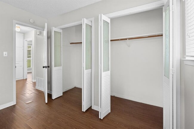 Building Photo - 6109 Glen Meadow Dr
