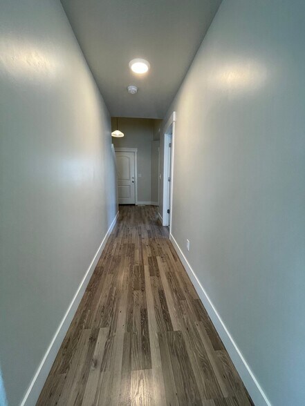 Building Photo - 136 E Gilbert Peak Way