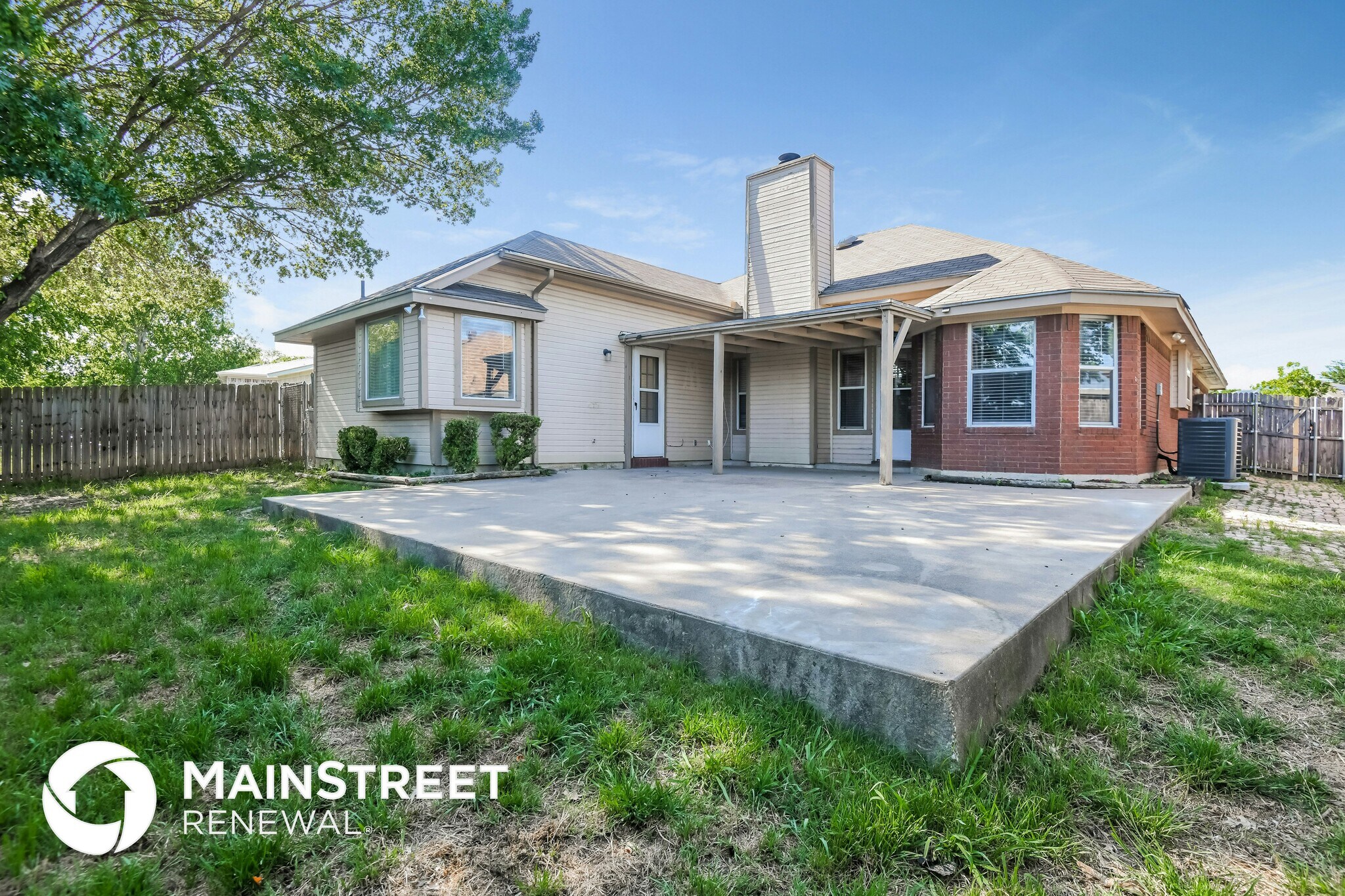 Building Photo - 10217 Maverick Dr