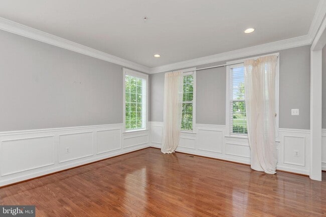 Building Photo - 15305 Sweetbay St